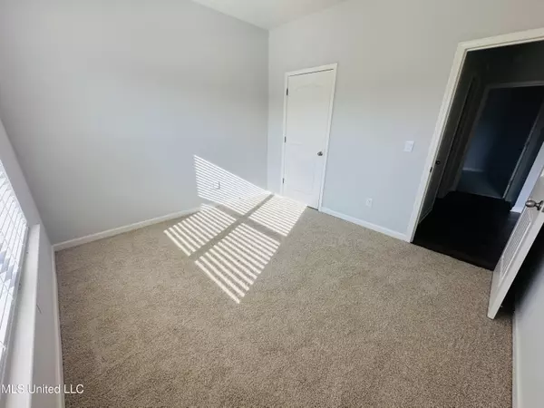 Byhalia, MS 38611,87 Banks Boulevard