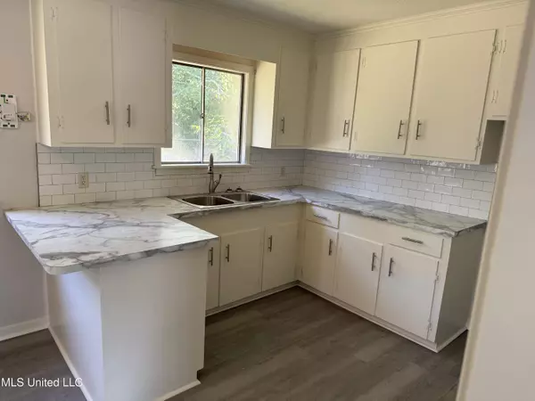 Pearl, MS 39208,302 Saint Paul Street