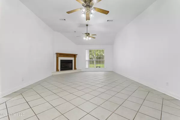 Ocean Springs, MS 39564,3801 Tangerine Street