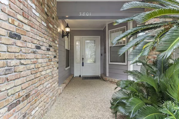 Ocean Springs, MS 39564,3801 Tangerine Street