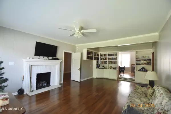 Greenwood, MS 38930,112 E Jefferson Avenue