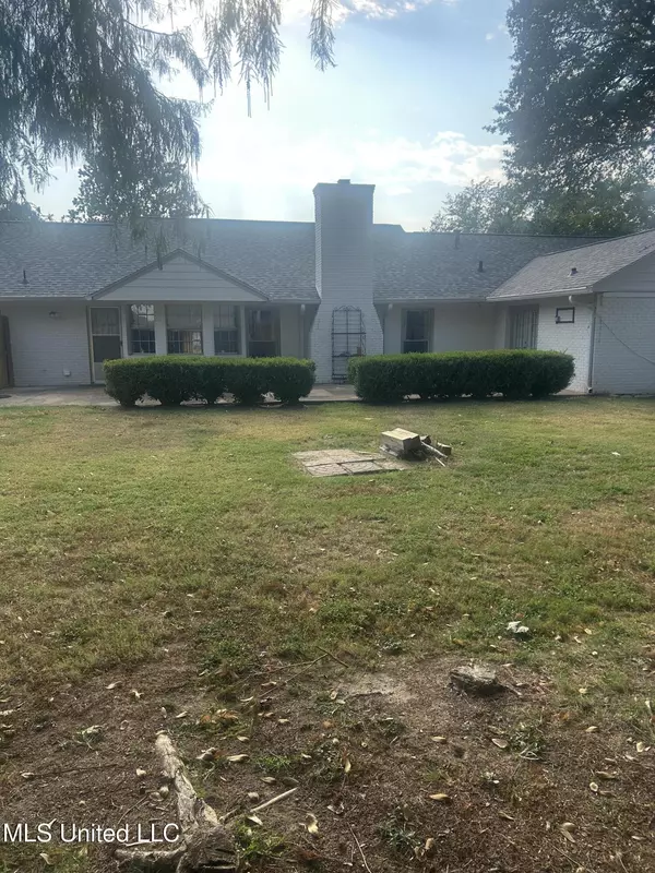 Clarksdale, MS 38614,105 Jane Cove