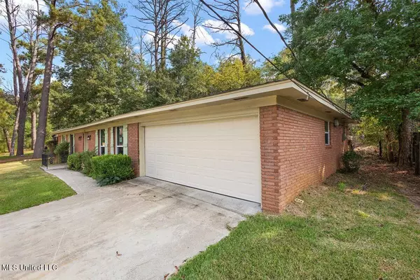 Jackson, MS 39204,1732 Southhaven Circle