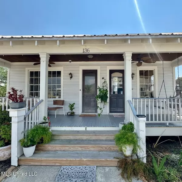 136 Main Street, Bay Saint Louis, MS 39520