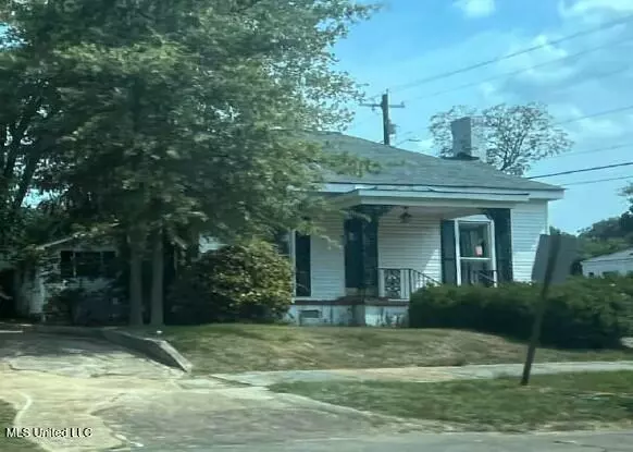 211 E Main Street, New Albany, MS 38652