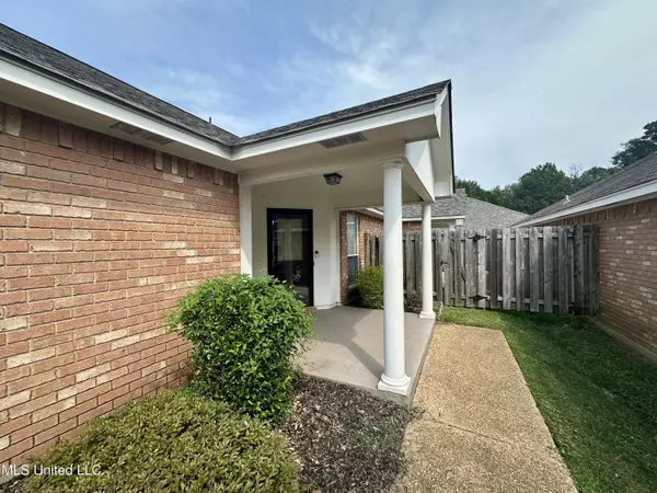 Clinton, MS 39056,506 W Biscayne Cove