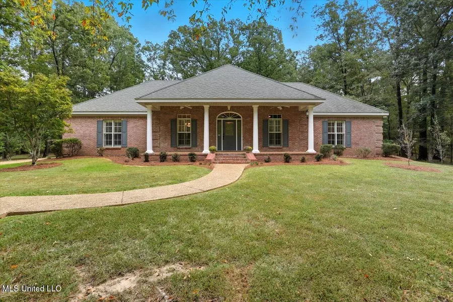 1060 Suzanna Drive, Raymond, MS 39154