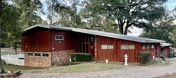 1132 Lake Mimosa Drive, Raymond, MS 39154