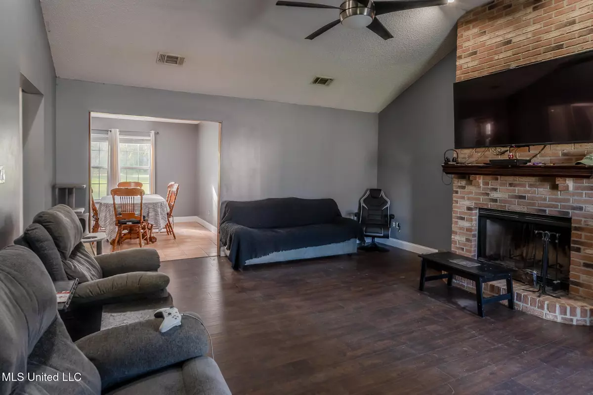 Long Beach, MS 39560,7 Mary Court