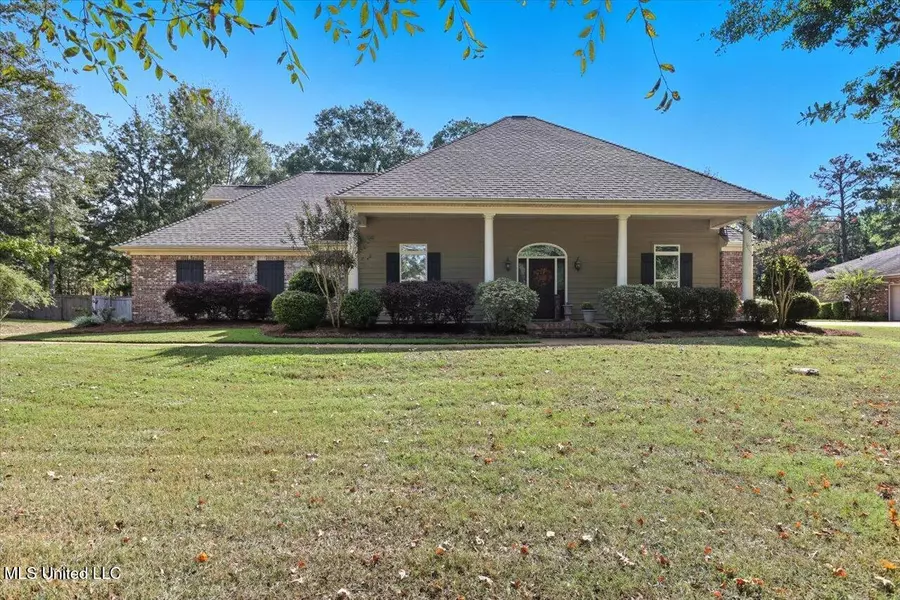 112 Rowan Oak Place, Terry, MS 39170
