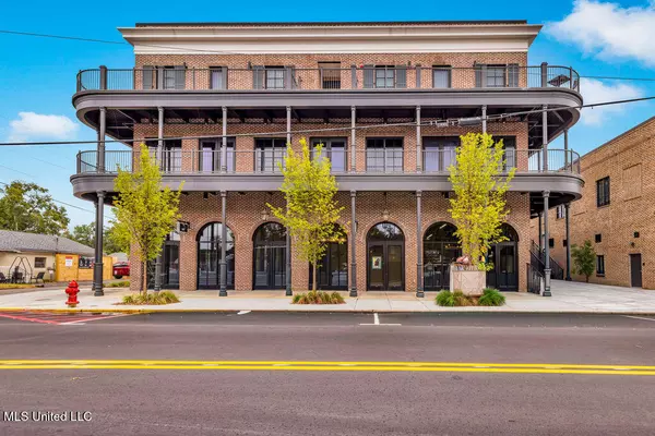 1515 Government Street #A304, Ocean Springs, MS 39564