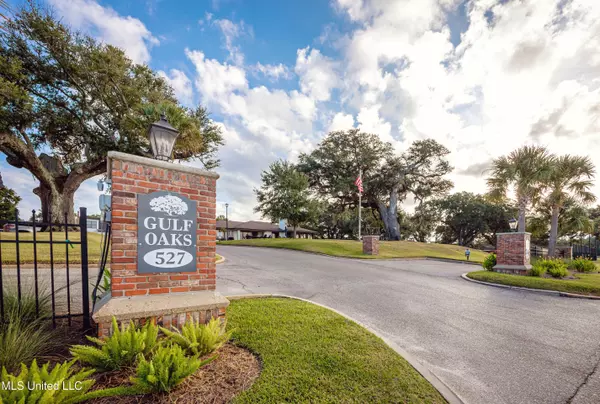 Ocean Springs, MS 39564,527 Front Beach #11 Drive