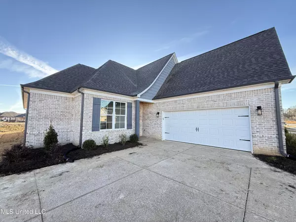 Nesbit, MS 38651,962 Coahoma Court