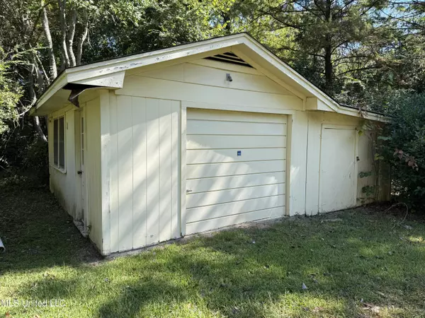 Jackson, MS 39211,5828 Clubview Drive