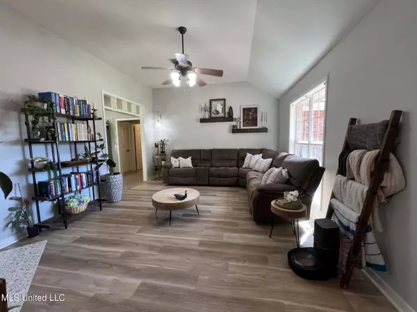 Brandon, MS 39047,414 Oak Bend Bend