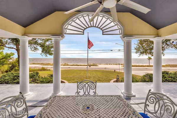 Waveland, MS 39576,816 S Beach Boulevard