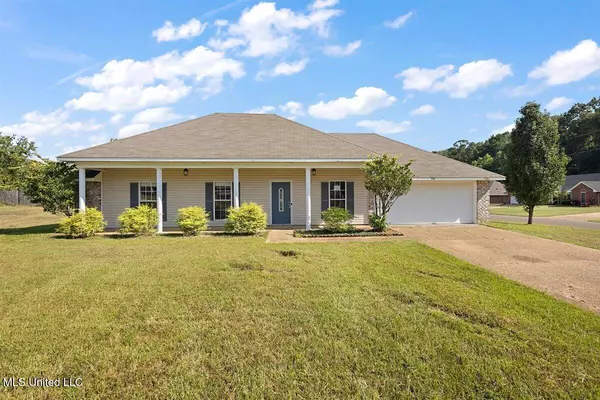 600 Madeline Cove, Florence, MS 39073