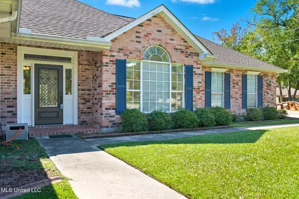 69250 E Diamondhead Drive, Diamondhead, MS 39525