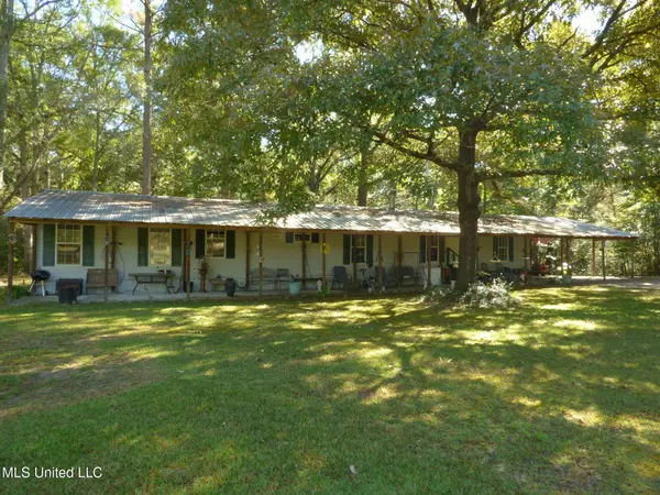1055 Summer Oak Lane, Summit, MS 39666