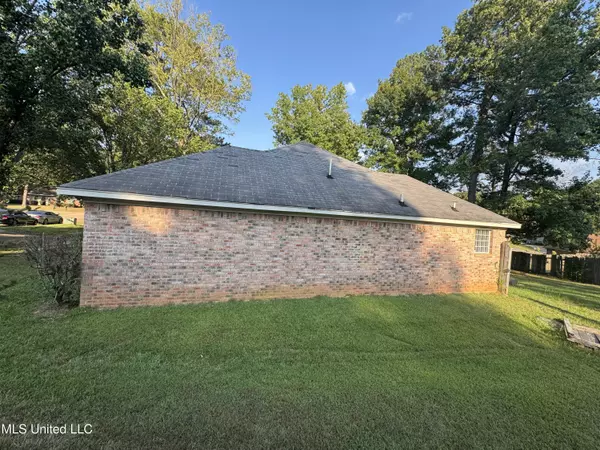 Jackson, MS 39212,14 Fawn Grove