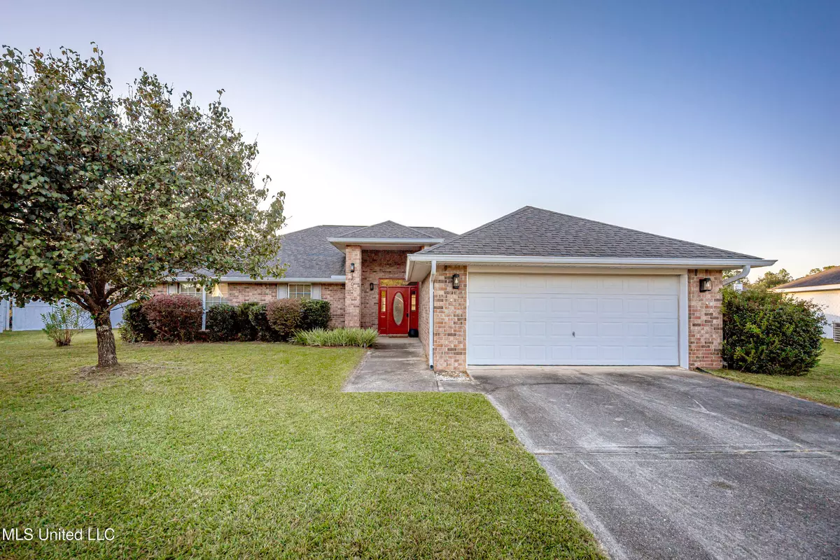 Ocean Springs, MS 39564,1603 Heather Court