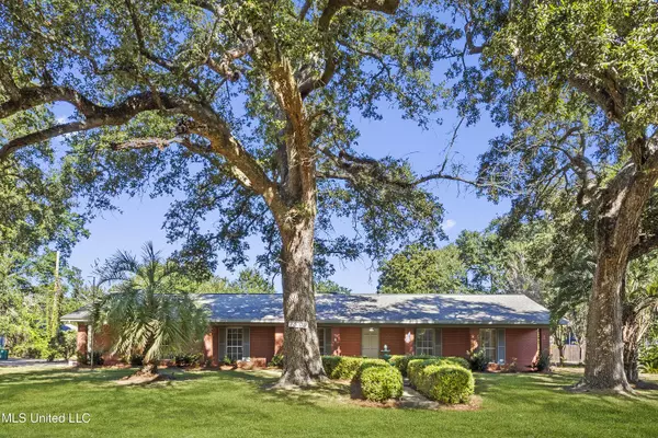 1509 E Second Street, Pass Christian, MS 39571