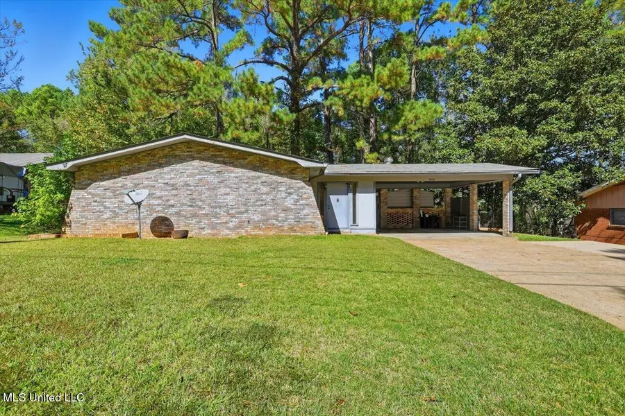 2372 Upper Drive, Pearl, MS 39208