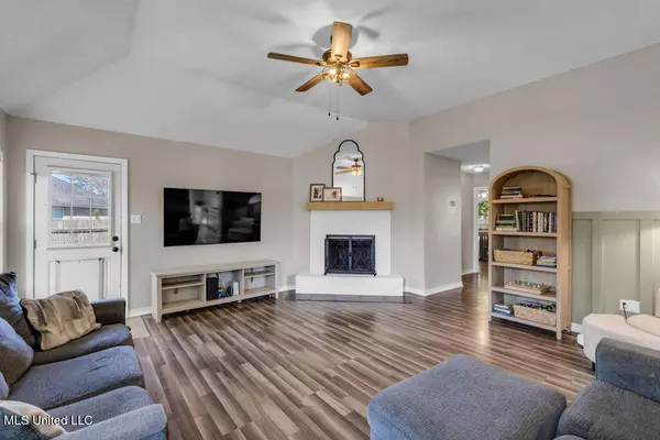 Ocean Springs, MS 39564,207 April Lane