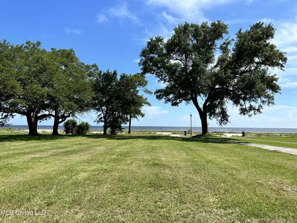 2507 Beach Boulevard, Pascagoula, MS 39567