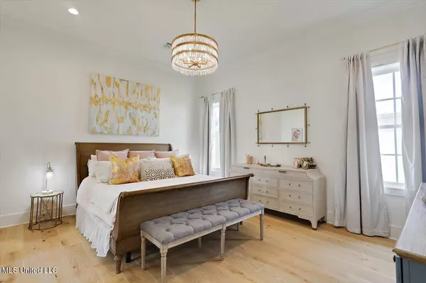 Madison, MS 39110,204 N Natchez Drive