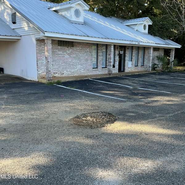 5103 Telephone Road, Pascagoula, MS 39563