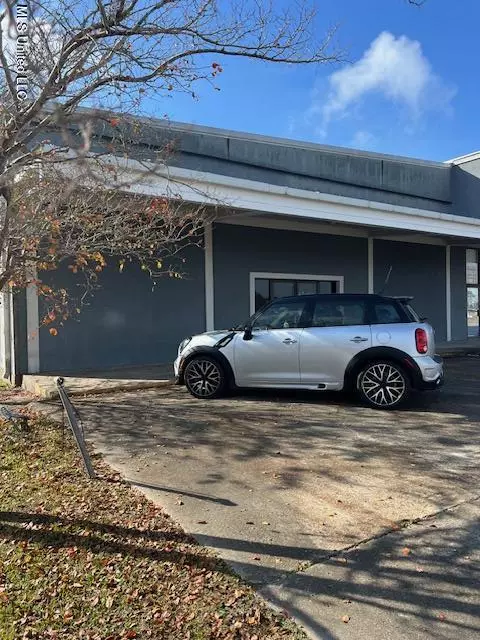 1826 Denny Avenue, Pascagoula, MS 39567