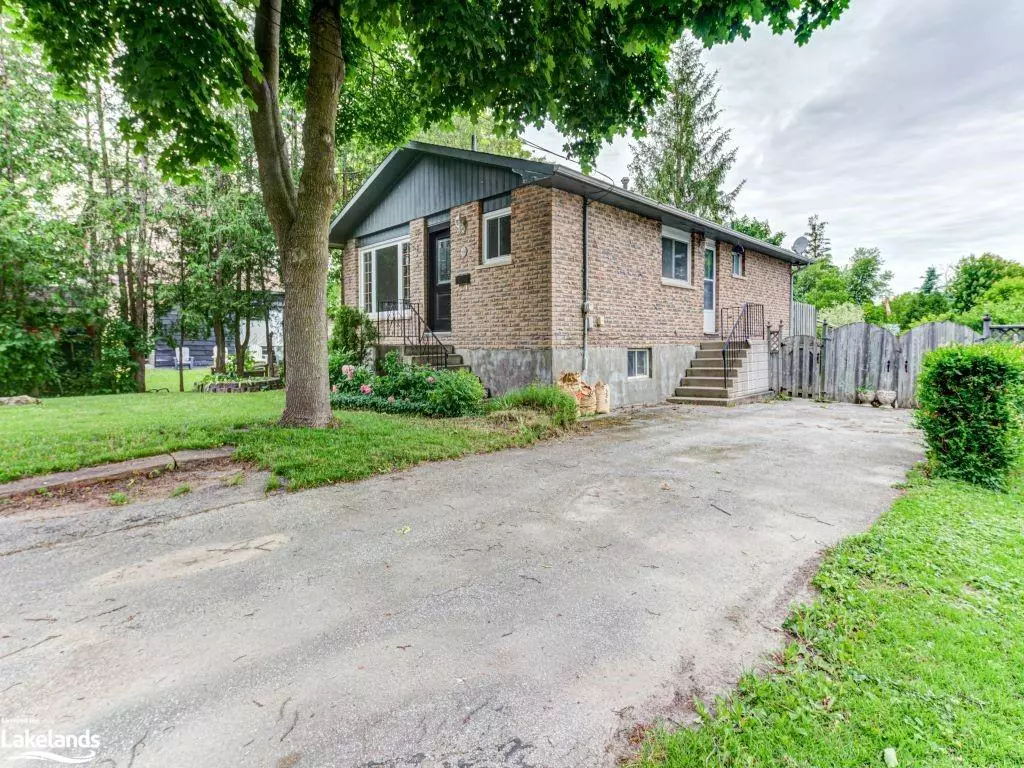 Collingwood, ON L9Y 2E5,63 Manning Avenue