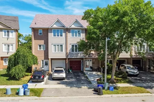 Oakville, ON L6H 6C2,2325 Strawfield Court