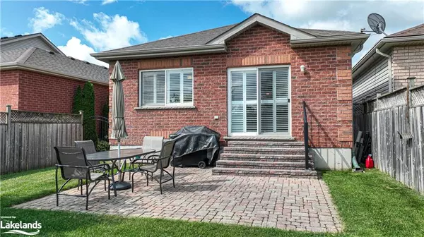 Orillia, ON L3V 7Y9,41 Julia Crescent