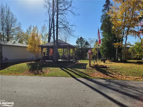 Wasaga Beach, ON L9Z 1K7,60 Georgian Glen Drive