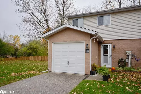 Orillia, ON L3V 7M7,25 South Street #124