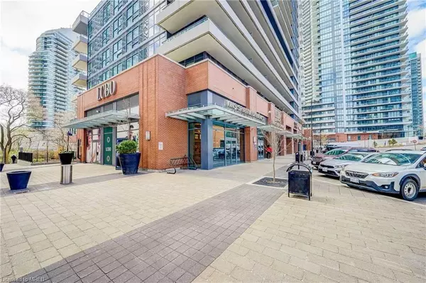 Etobicoke, ON M8V 0C2,2212 Lakeshore Boulevard W #2210