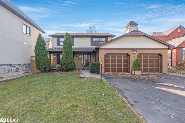 Oakville, ON L6L 5M3,372 Bronte Road