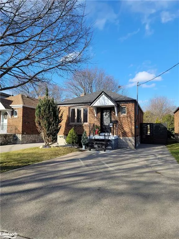 Etobicoke, ON M8V 1Y1,40 Struthers Street