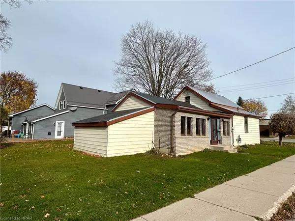 Walkerton, ON N0G 2V0,21 Peter Street S