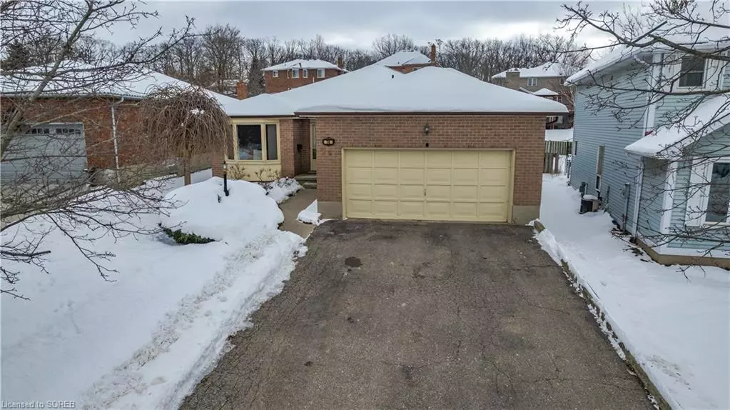 Cambridge, ON N1R 8A4,74 Hazelwood Crescent