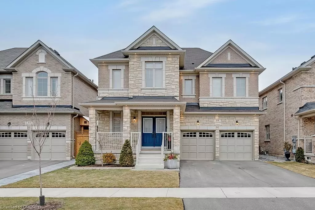 Waterdown, ON L8B 1W9,19 Mill Stone Terrace