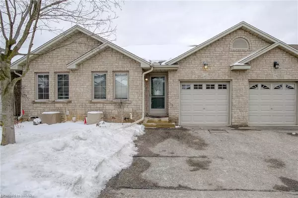 Paris, ON N3L 4E8,19 Hanlon Place #40