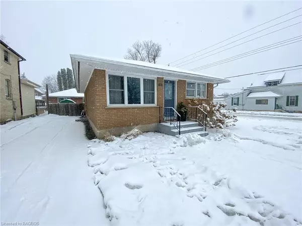 Walkerton, ON N0G 2V0,101 Victoria Street S