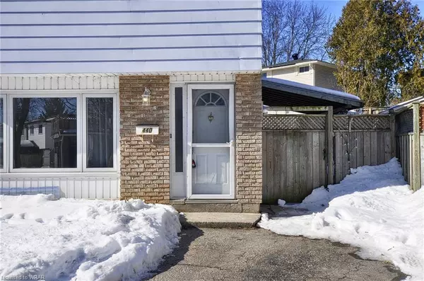 Cambridge, ON N3H 4X5,440 Pinetree Crescent