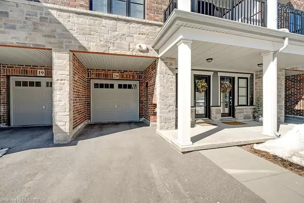 Waterdown, ON L8B 1V9,219 Dundas Street E #20