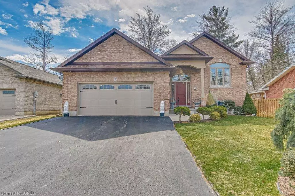 Delhi, ON N4B 2W5,5 Wintergreen Crescent