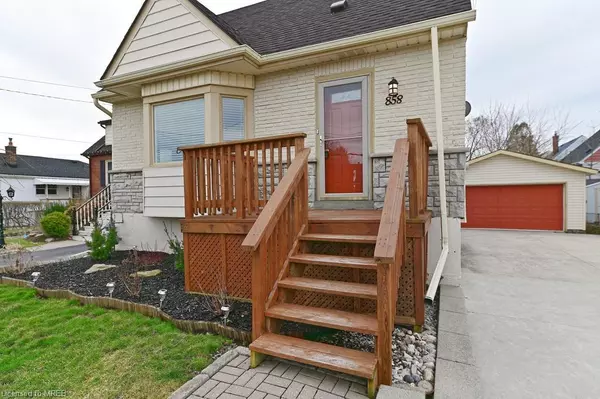 Hamilton, ON L8V 1N3,858 Queensdale Avenue E