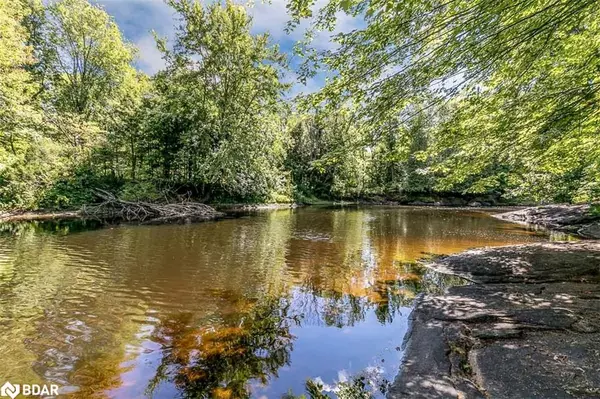 Washago, ON L0K 2B0,7463 Island Crescent